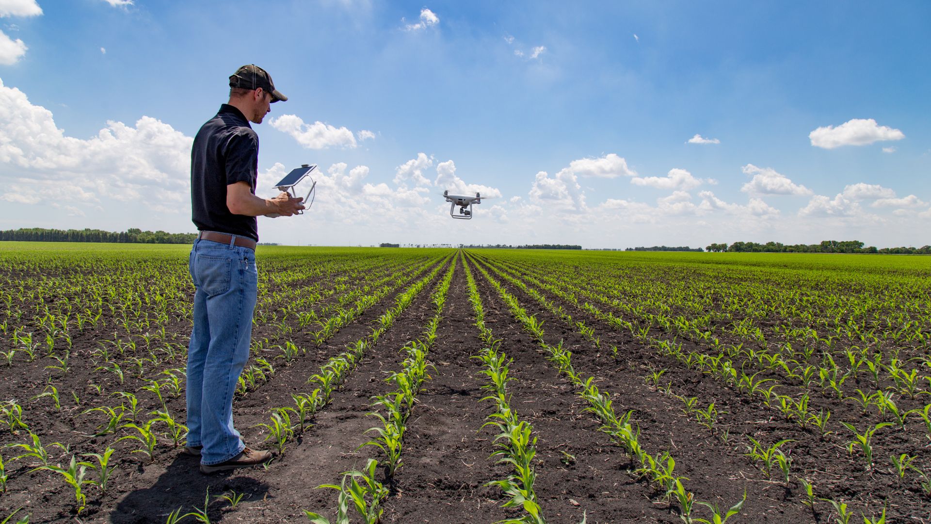 Akkerbouwer-met-drone